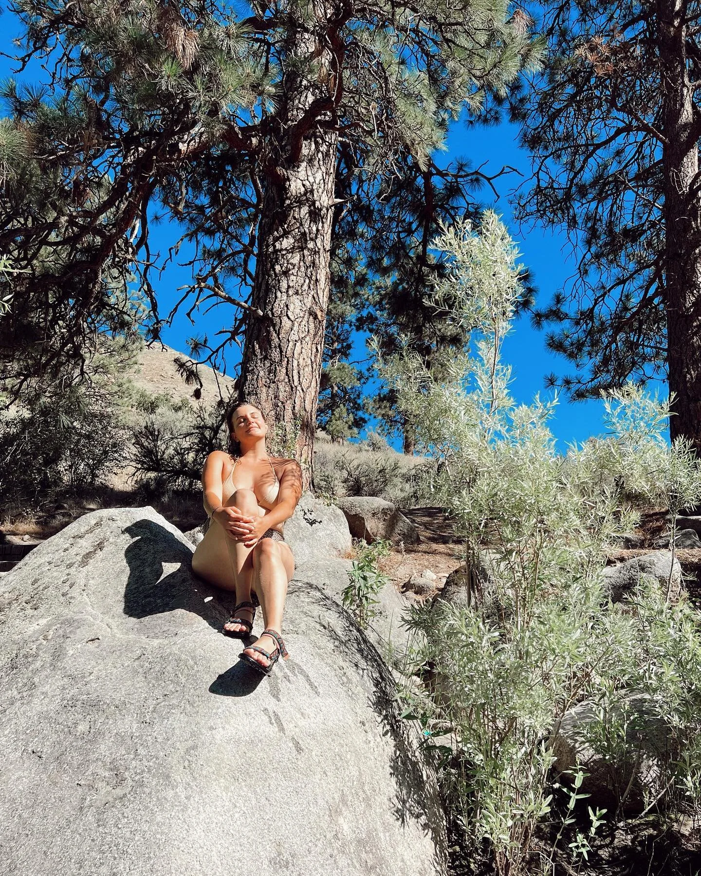 Feeling exhausted? Try this to Recharge and Reconnect in nature: 

💚 Earthing: it&rsquo;s scientifically proven that spending time outdoors is a critical factor in our long term mental and physical health. Earthing or grounding is simply walking aro