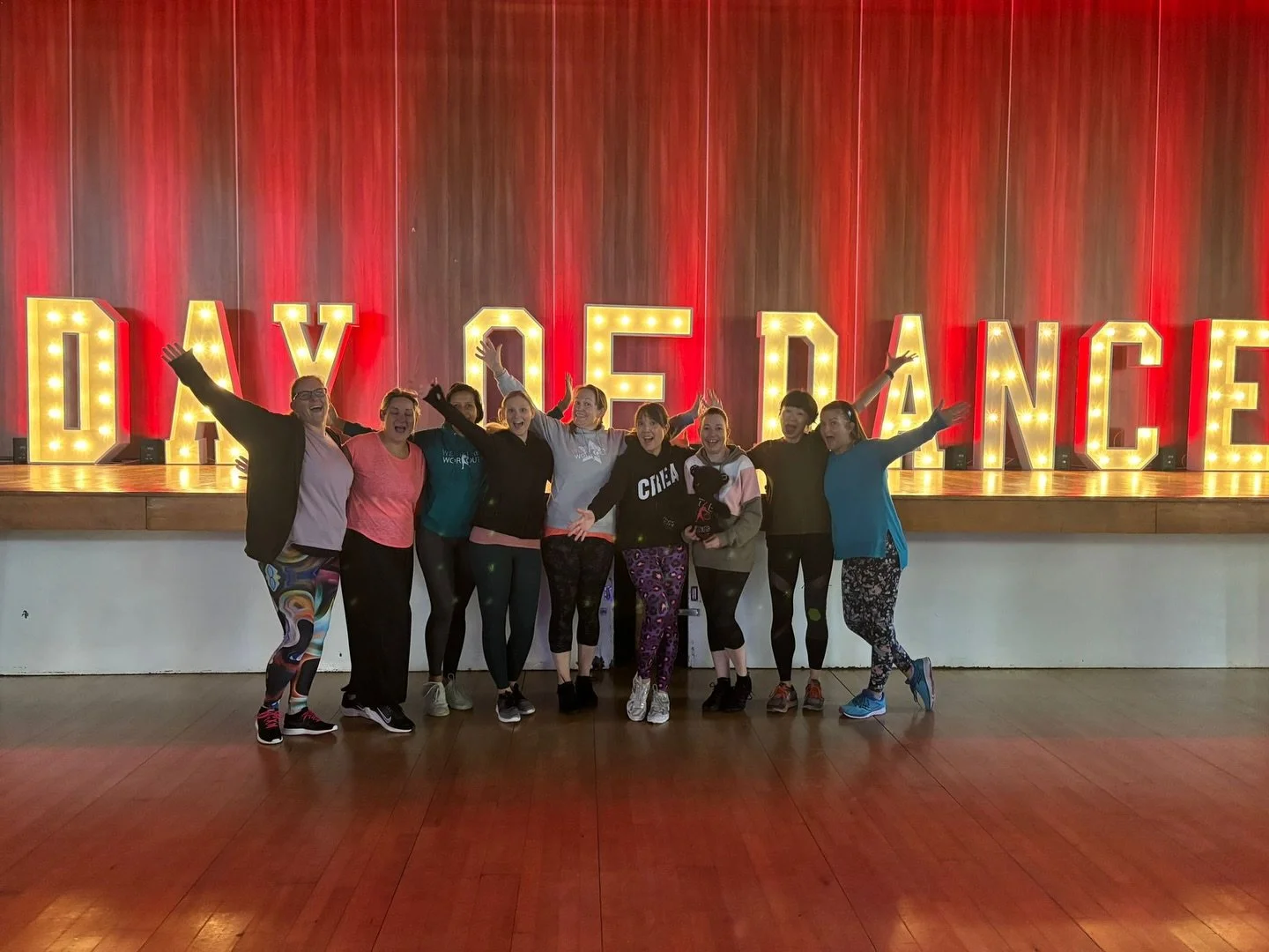 Gosh, another @westendworkout Day of Dance done! Four hours, four fantastic routines from Greatest Showman|Wicked|Chicago|Beauty &amp; the Beast, led by four fab teachers in a warm &amp; welcoming dance community! Any WEW dance floor becomes a place 
