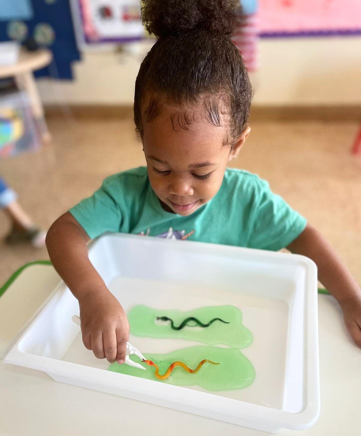 Slime: as a sensory tool ✨

We know it cannnn be messy BUT the perks outweigh the mess! Slime can be used in so many different ways.

☝🏽 Sensory-stimulating ✨
Provides a tactile experience, helping kids explore and develop their sense of touch.

✌🏿