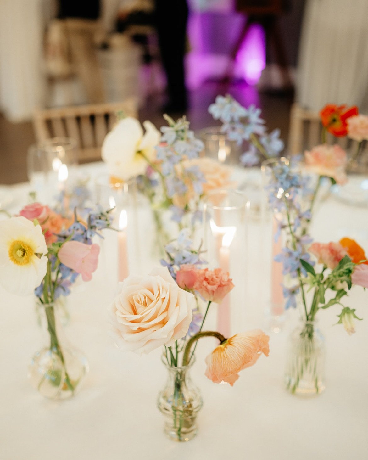 Thanks so much to all of the wonderful couples who came to the @fallonandbyrne wedding fair 🩵 It was so lovely to meet you all and chat wedding flowers ✨🌷
Photos by @lisachonier 😍