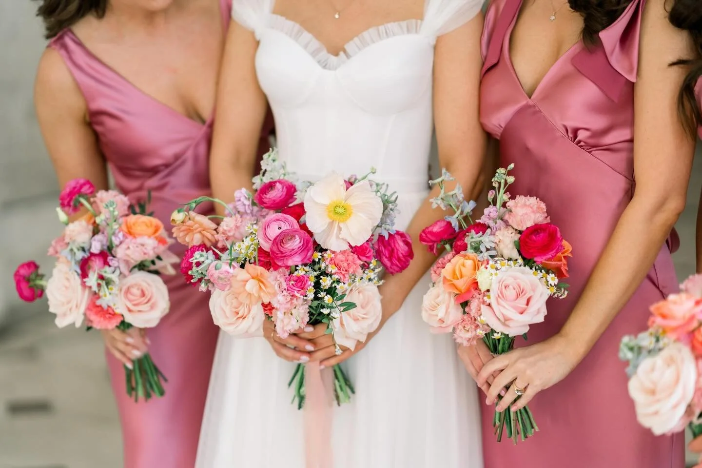 Aoife and her bridesmaids 💕🍑🌸✨🍊💖 Photos by @_niallscully_ 📸