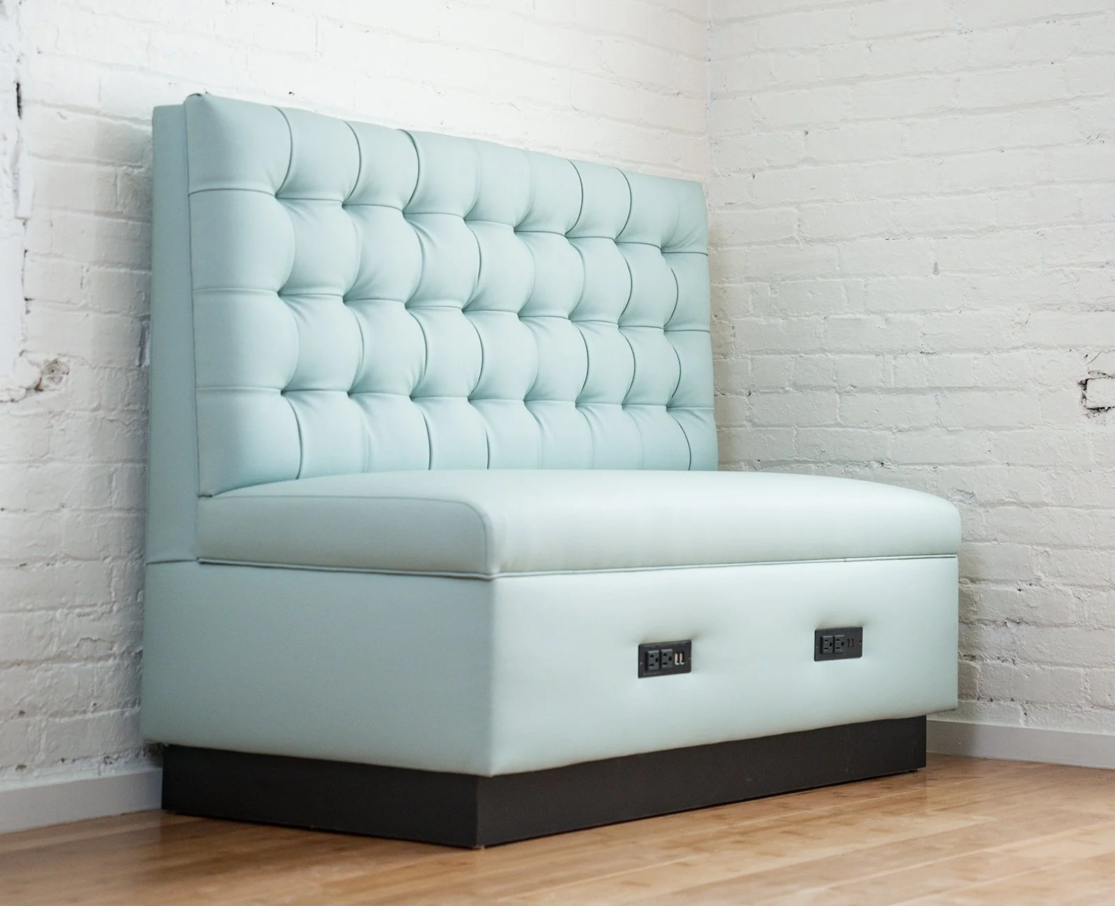 THE PENELOPE BANQUETTE