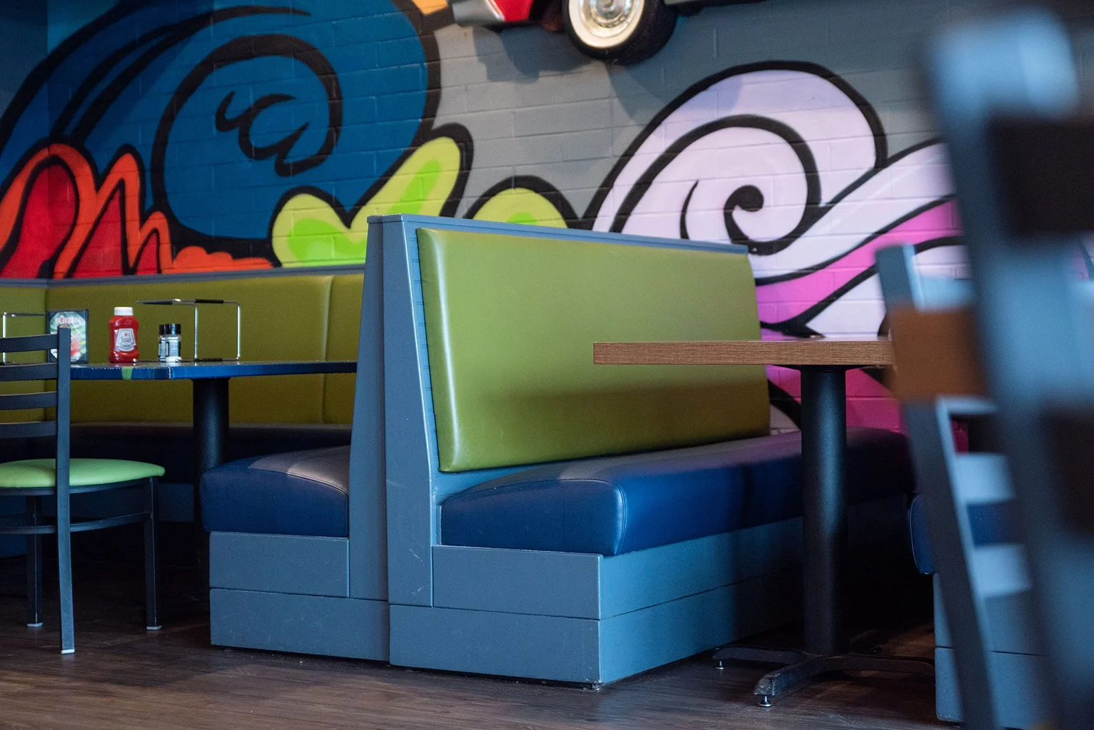 Restaurant_Booth_Reupholstery_Remodel_Soft_Seating_Green_Blue_Banquette_Mello-Mushroom_Columbus_Ohio_Commercial-Furniture-01.jpg