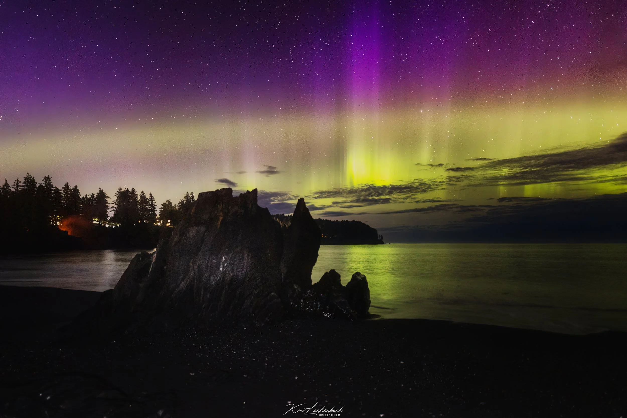 Split Rock Aurora_.jpg