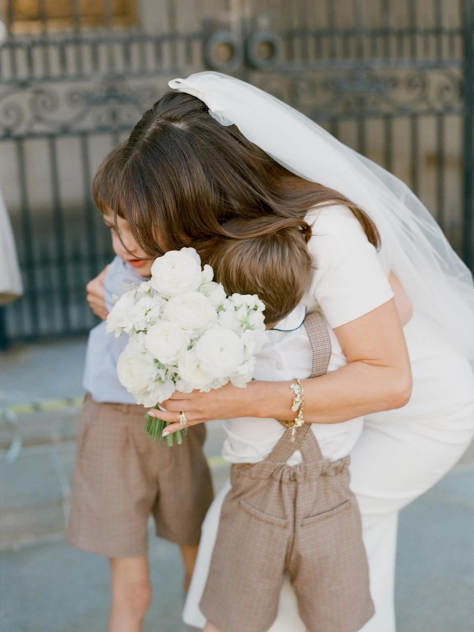 Bridal moments on a blustery Spring day at City Hall