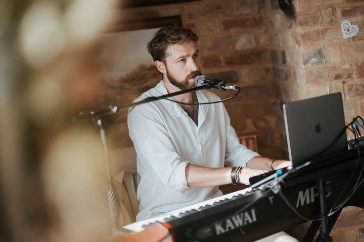 Sam Herbert Live in the Taproom