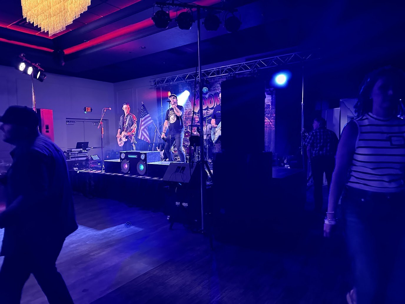 Dynamic lighting enhancing a live concert experience at stadium view event halls 