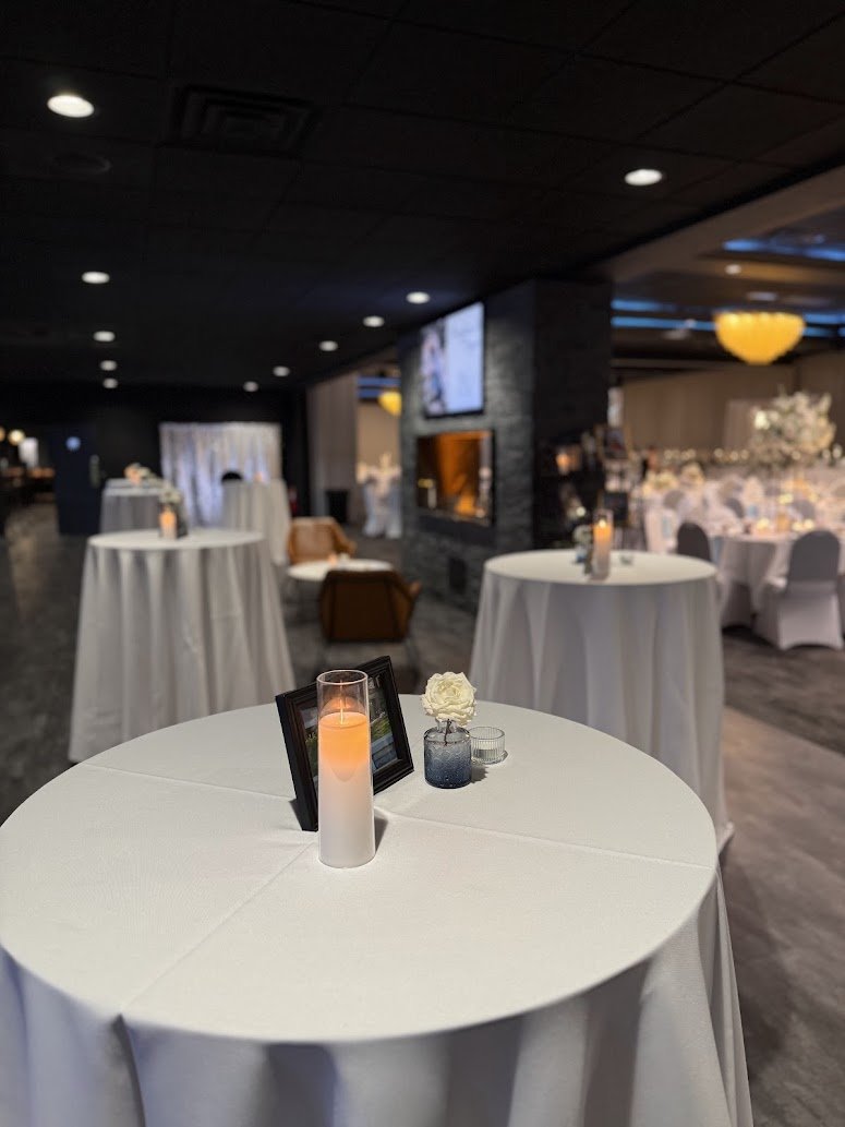 Cocktail area at Stadium View Event Halls in Green Bay
