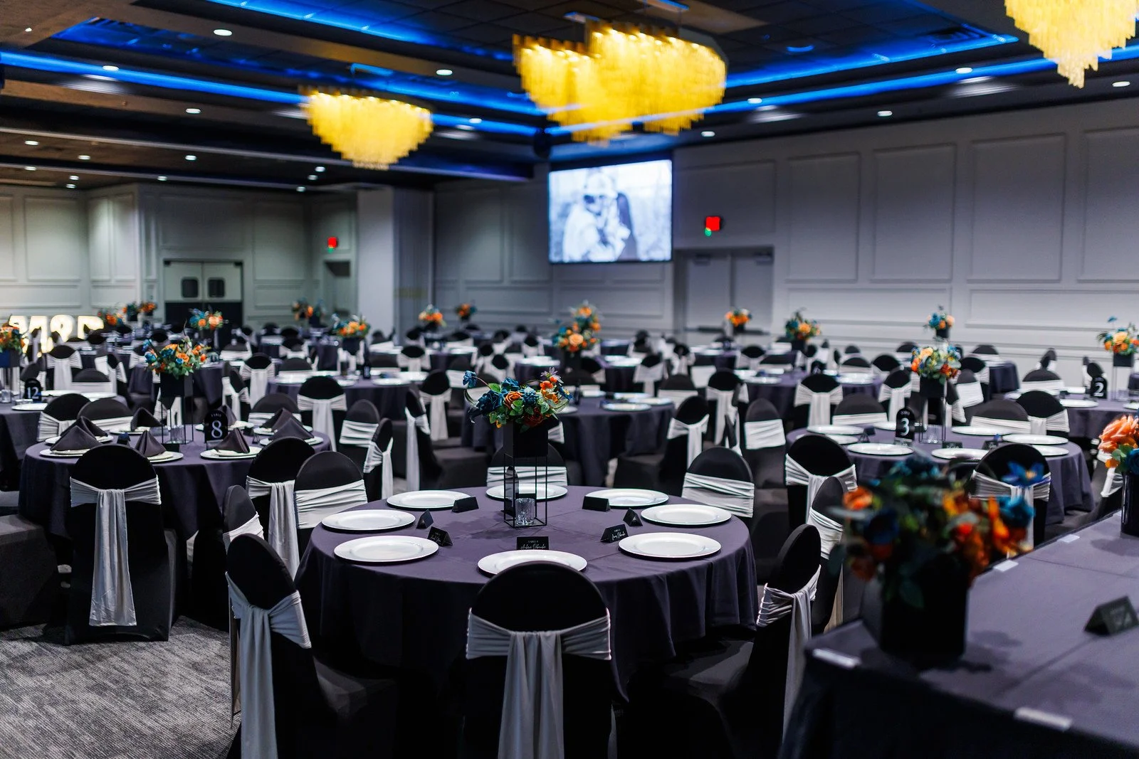 Elegant wedding reception  at Stadium View Event Halls in Green Bay, WI 