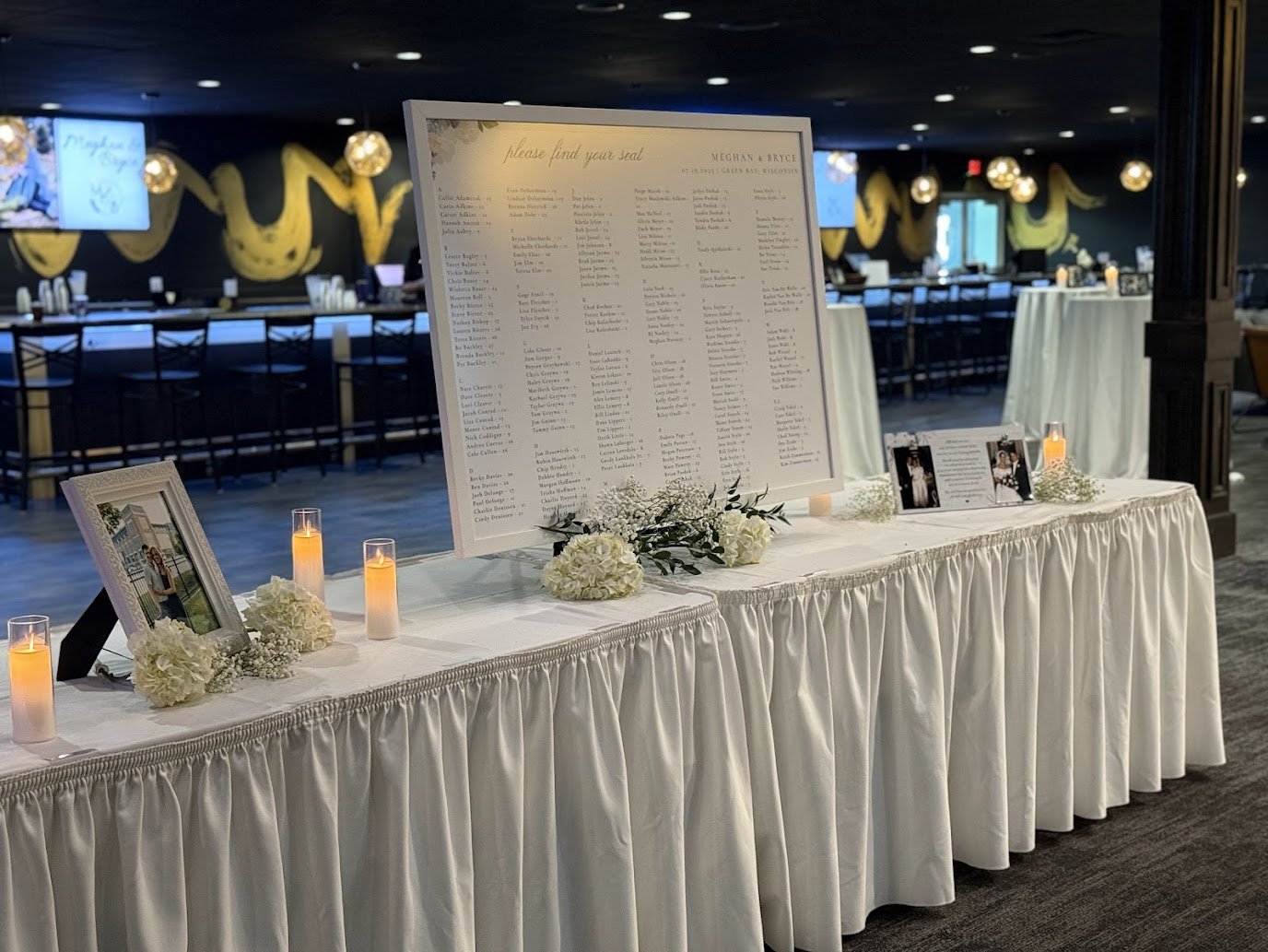 Welcome table at Stadium View Event Halls in Green Bay
