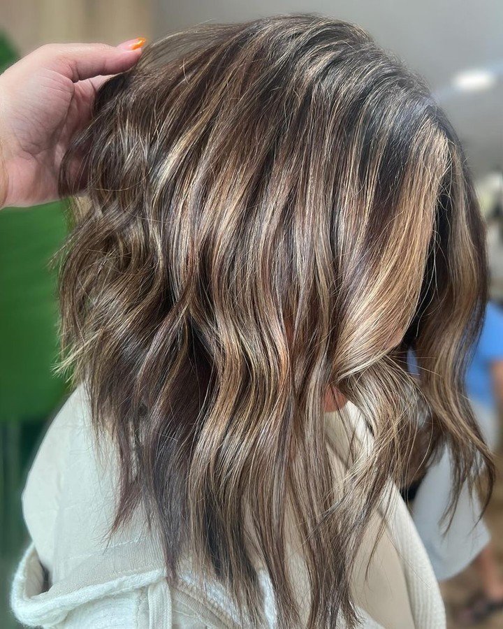 Session 2 from all over rich red to dimensional brunette and we're loving the results😍
@thathairthough_

 #ctextensions #ctblonde #ctsalon #ctbalayage #glastonburyhair #glastonburyextensions #glastonburycolorist #glastonburyblonde #glastonburybalaya