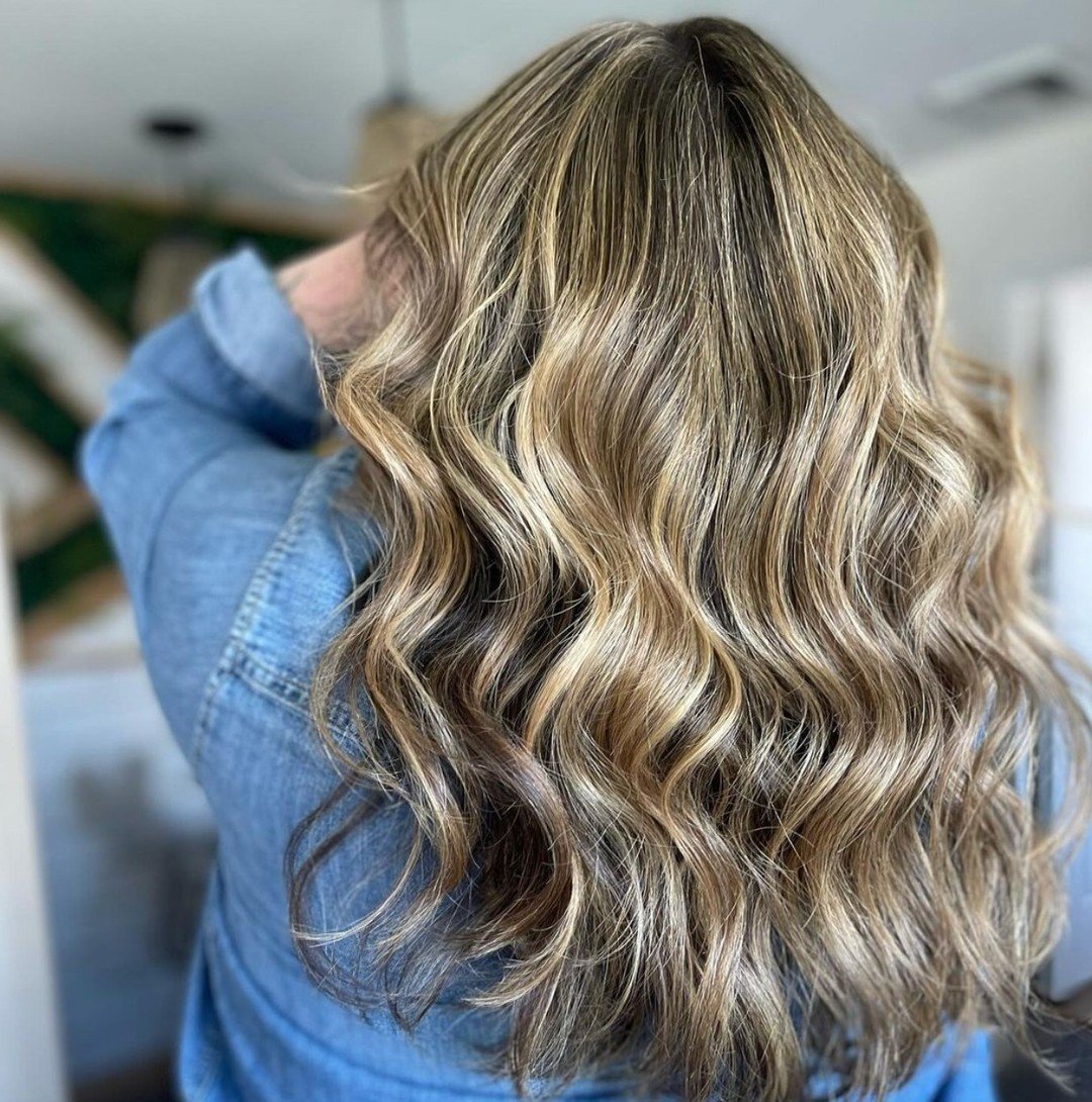 Full teasylight to get us ready for the warmer days☀️
@colorbyvaness

 #ctextensions #ctblonde #ctsalon #ctbalayage #glastonburyhair #glastonburyextensions #glastonburycolorist #glastonburyblonde #glastonburybalayage #thairextensions #glastonburyhair