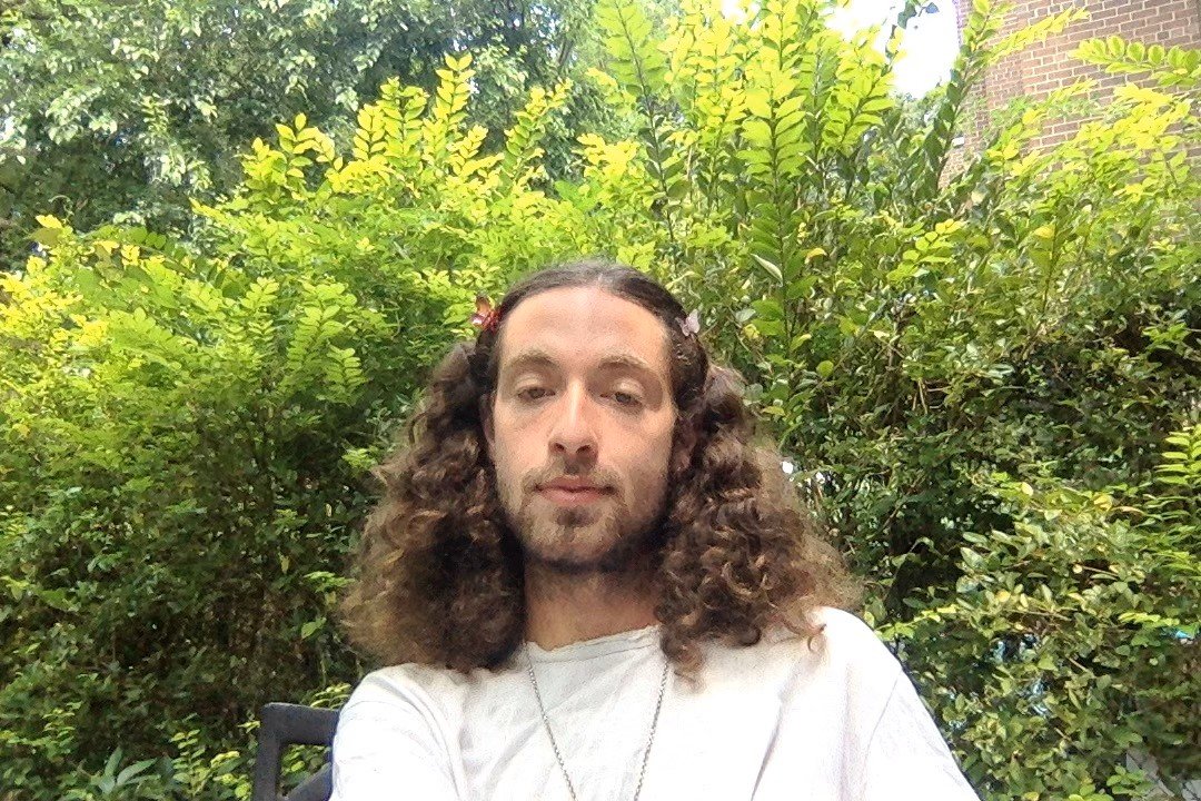 Headshot of Ezra Levy