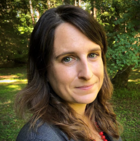 Headshot of Amelia Defosset