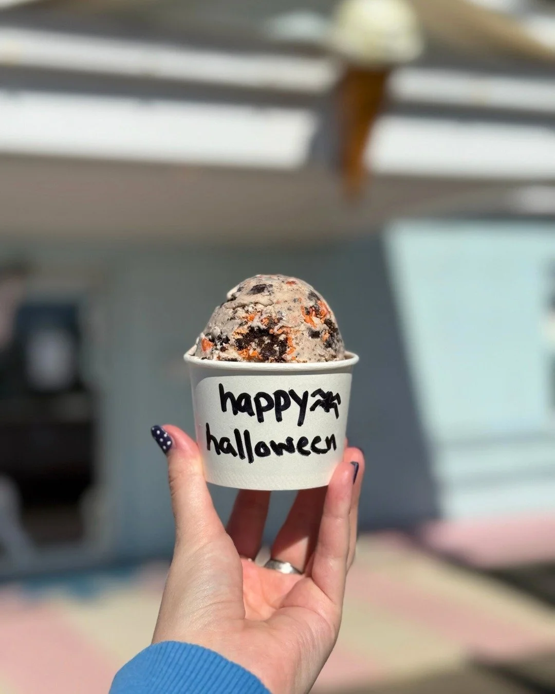 Happy Halloweek! To celebrate spooky season, are serving a limited edition ice cream, Cookies and Scream! Come try this fun ice cream at our Lakeside Drive location before it runs out. We will be closing early at 5PM on Halloween, Friday Oct 31st, so