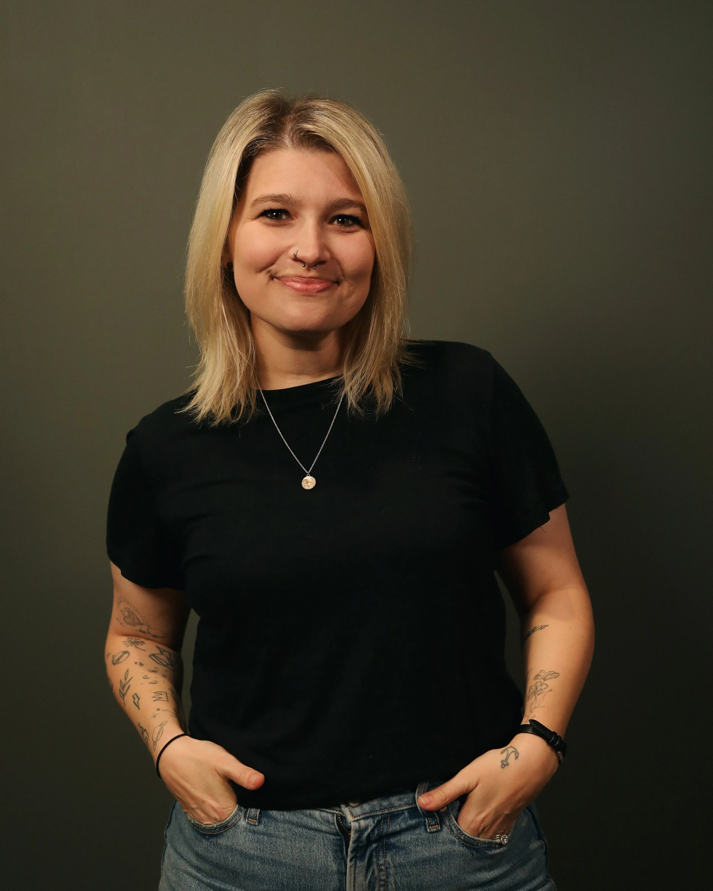 PASTOR LINDSEY ARCARO Worship Pastor