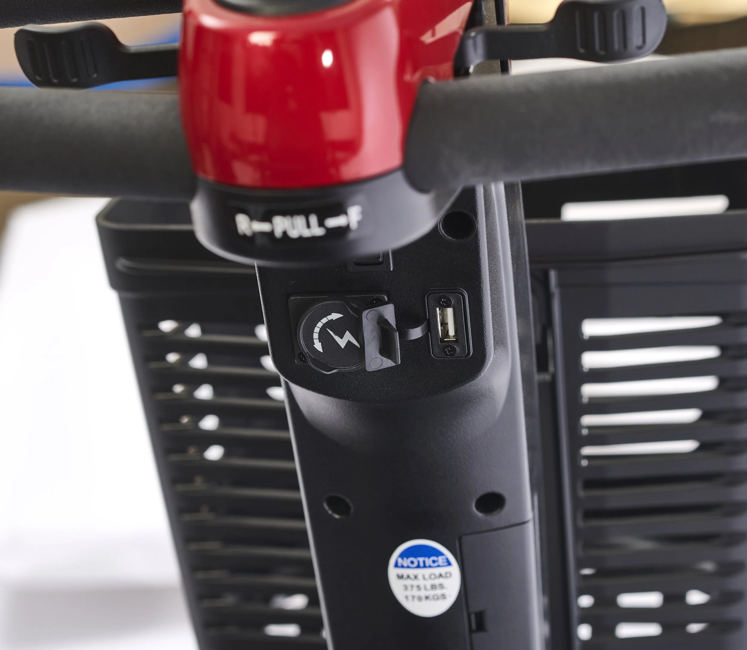 GB119 BuzzAround LX Charging Port.jpg