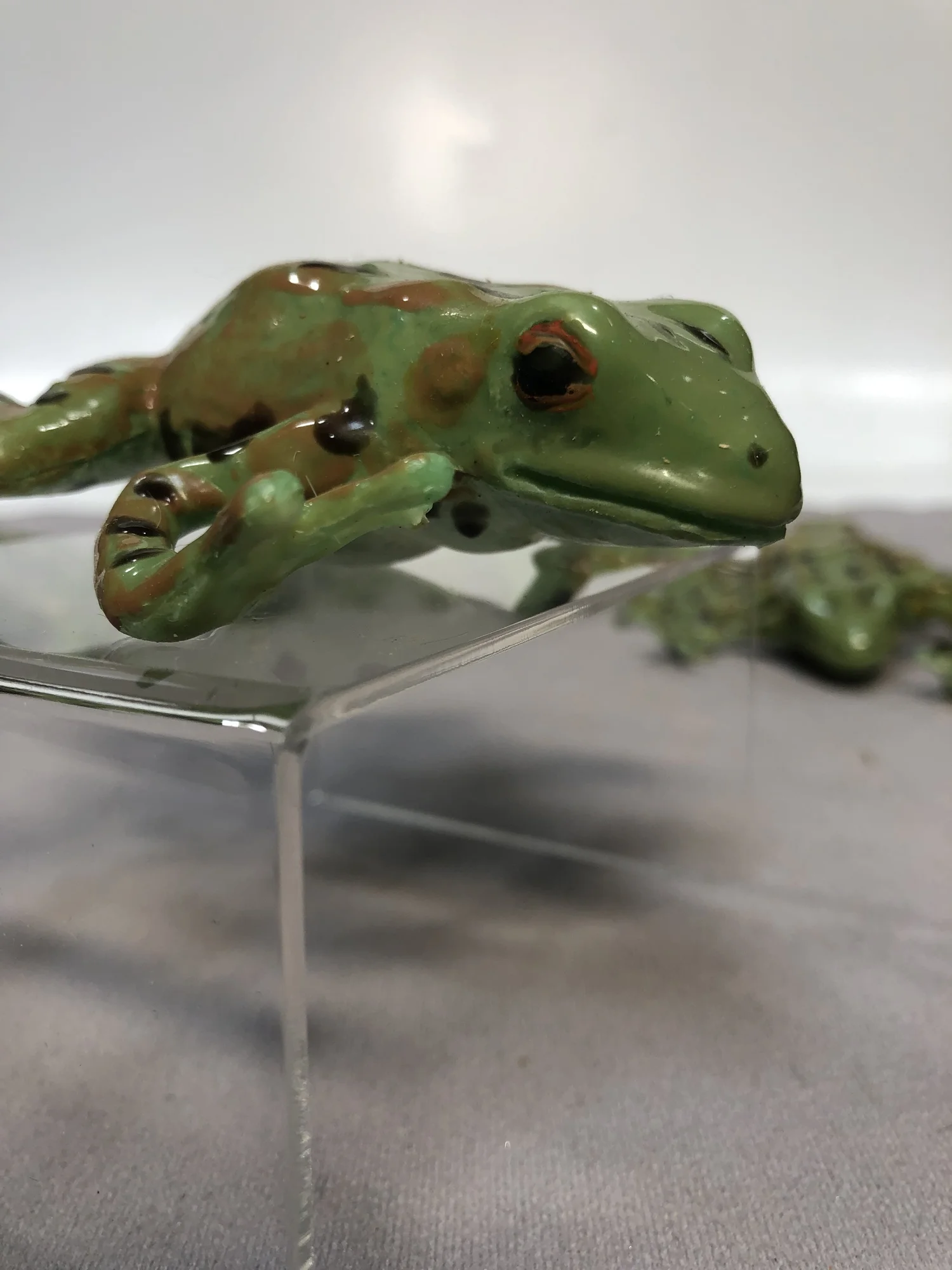 Frog Props - 911-Lonestar - Small Green — ANIMAL MAKERS