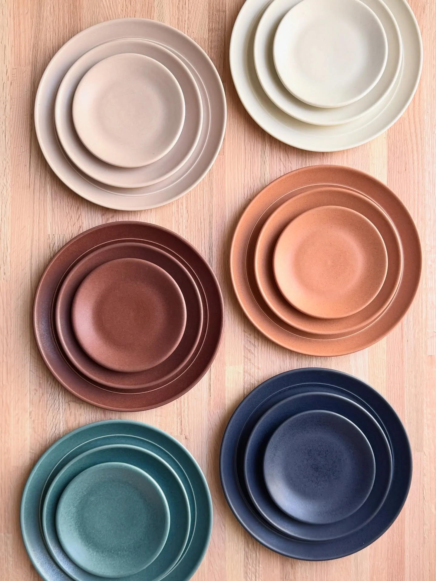 Tysm for your love and sweet words on our new glazes! It&rsquo;s been a full week in the studio and we are looking forward to the long weekend to let it all soak in. 
Next week we&rsquo;re getting started on bringing our servewares (platters &amp; fe