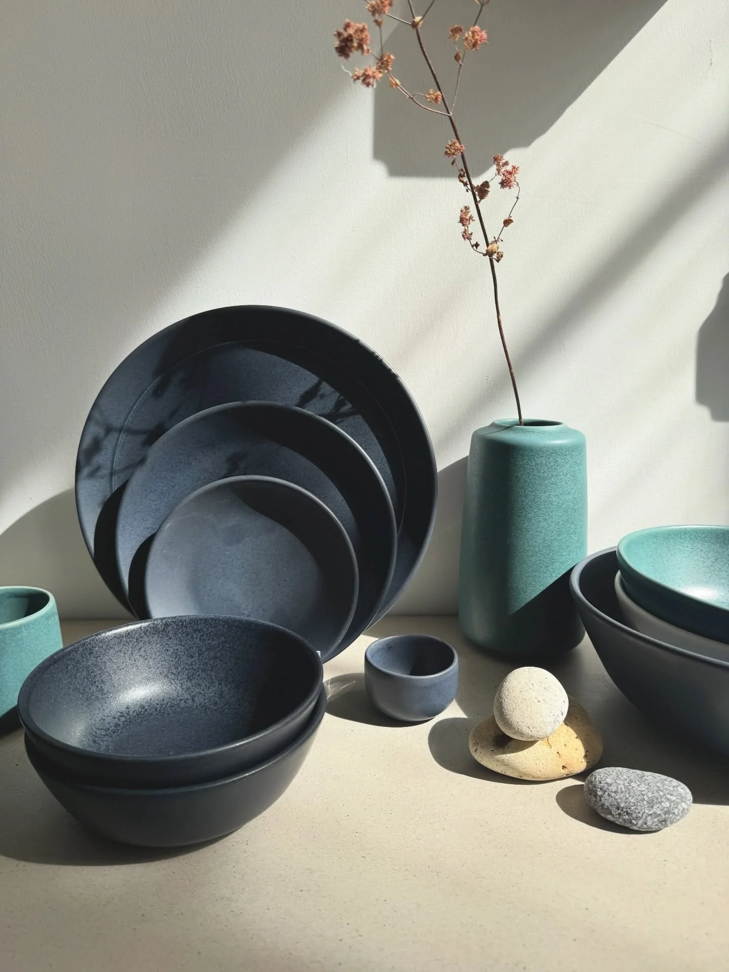 10 favs ❤️ from the past week around the studio.
✨ the sun returns to the studio. 
✨ loving our new/old blue ware carts.
✨ mug pre-orders emerged from the kilns. Swig cups restocked! 
✨ shared our studio with a lovely group from RISD. While simultane