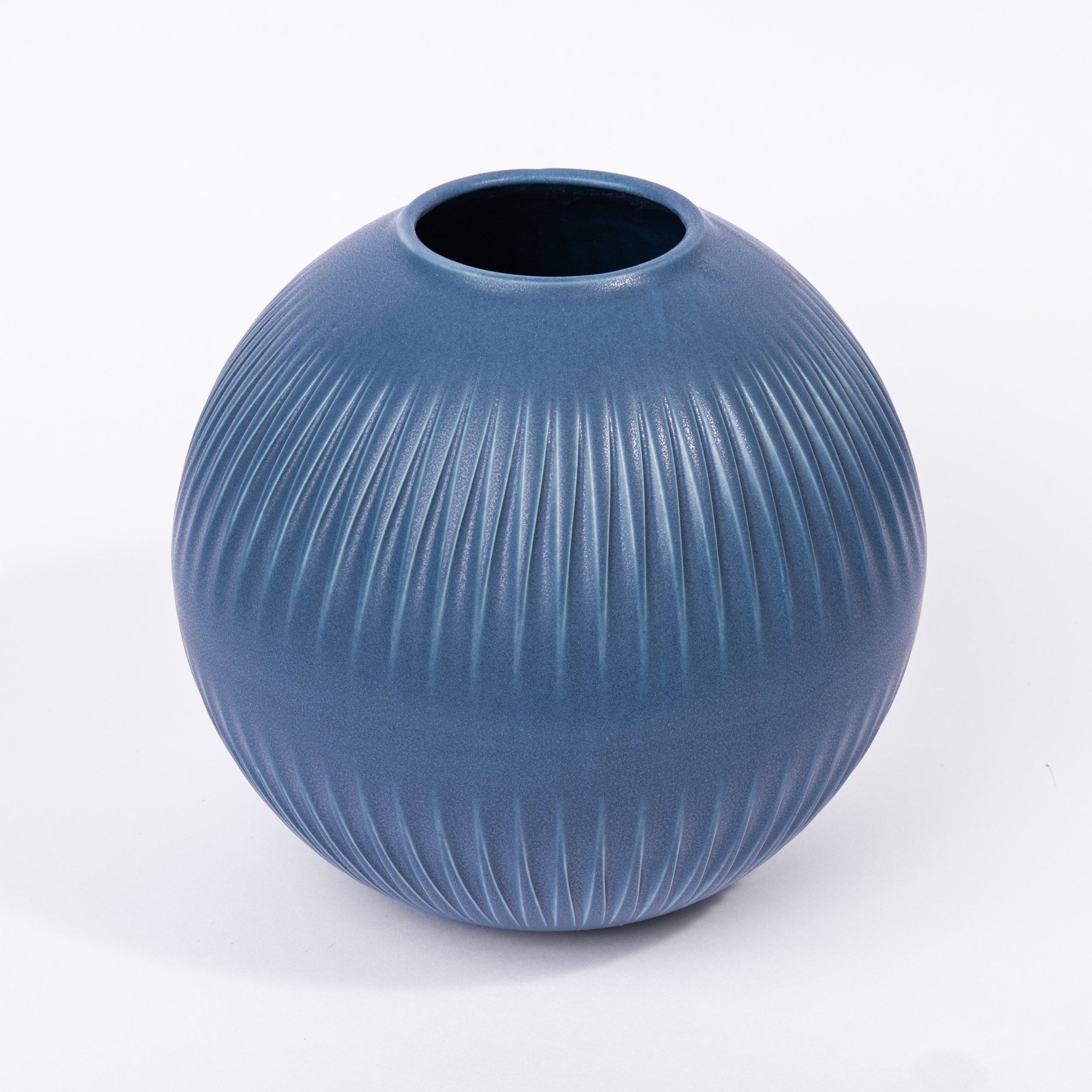 Myrth-Ceramics-Moon-Vase-2025-17.jpg