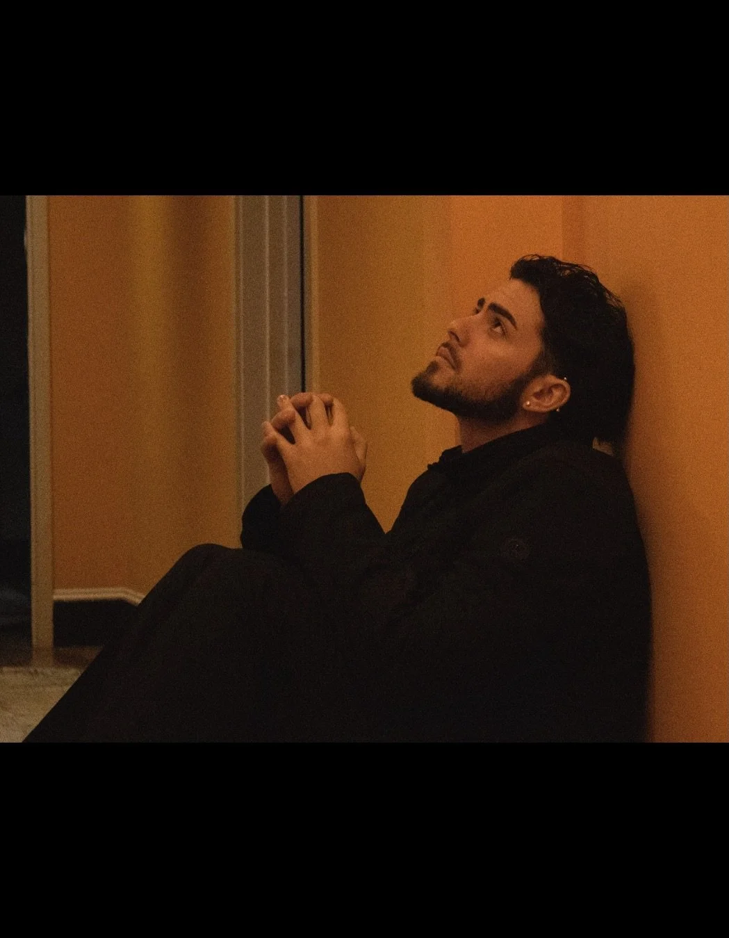 Clarity arrives quietly in a world full of noise.

Campobello, SC | December 2025
@icolon1004 | @kylanstephon 

VRTY Arthouse &trade; | The House of Verity &trade;
vrtyarthouse.org