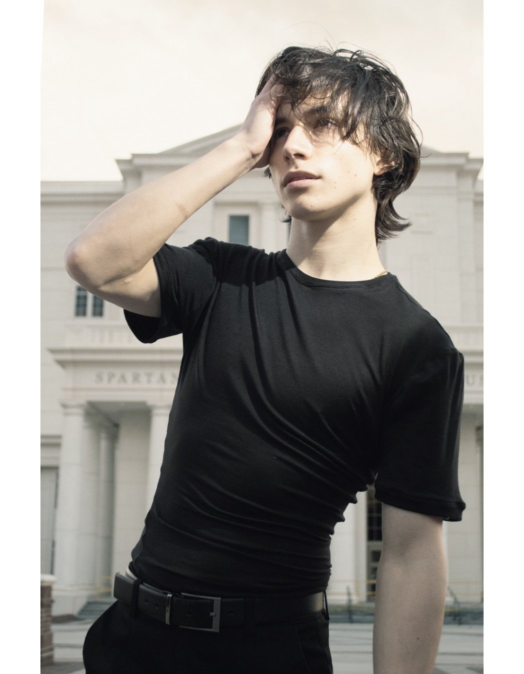 WE EXIST OUTSIDE OF MAINSTREAM CREATIVITY.

The arthouse class focuses on the message behind the art over some virality. The ability to express philosophy through craft is the power behind this elite standard of artistry.

Rather than standing agains