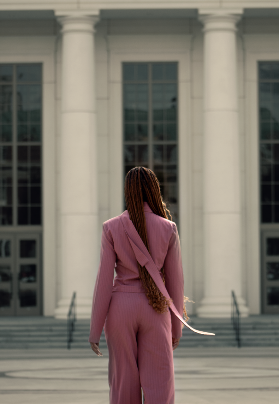 Courtney McClain walking towards Spartanburg County Courthouse