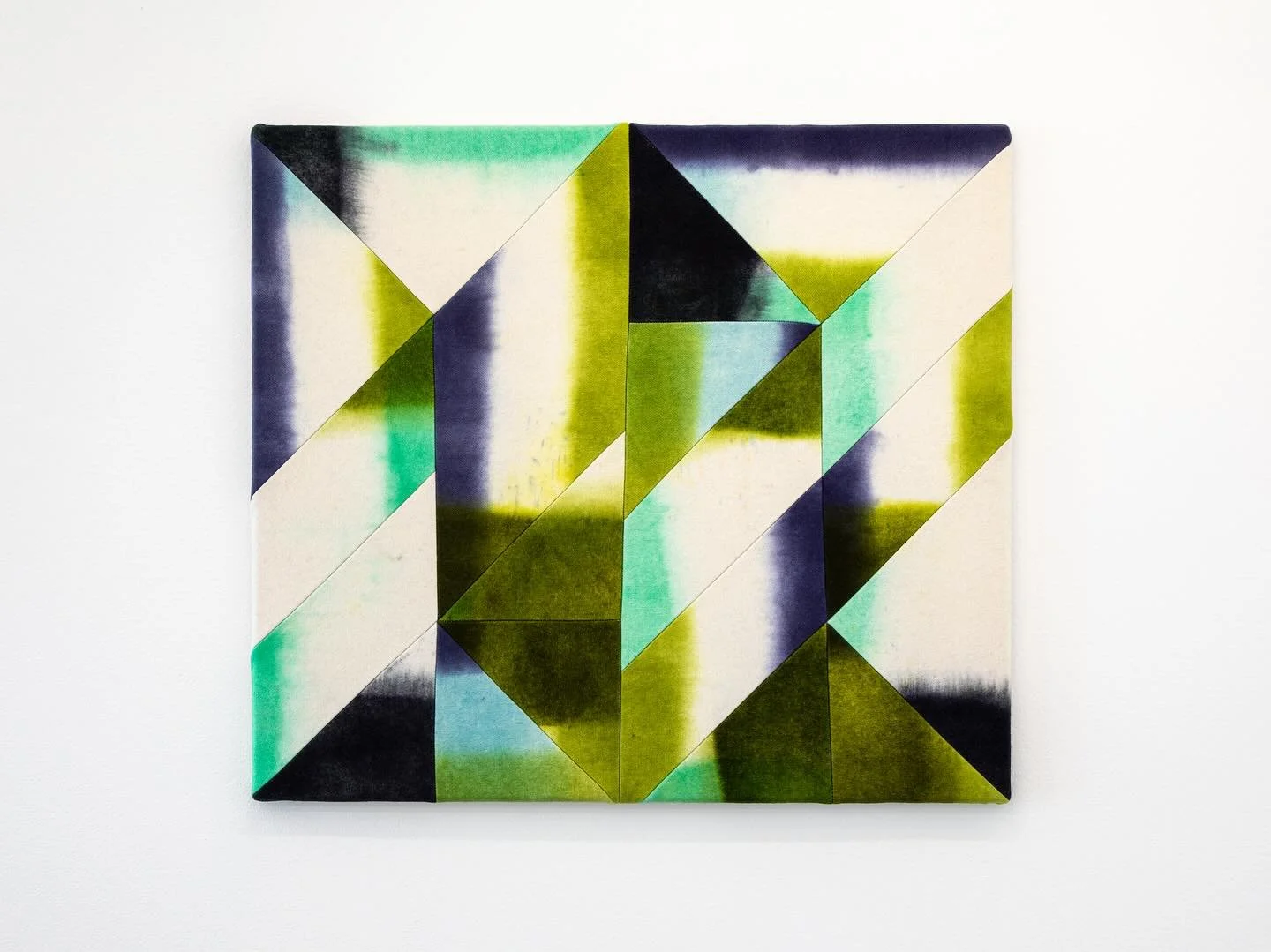We&rsquo;re here today 11-3! Come spend some time with this beautiful dyed wool painting by @wilderalison 💚 

Wilder Alison
ferns toss&amp;/nvolute, warn the gr/d to cold root, 2023
Dyed wool and thread
24.8 x 27.6 x 1&rdquo;

Wilder Alison (b. 1986