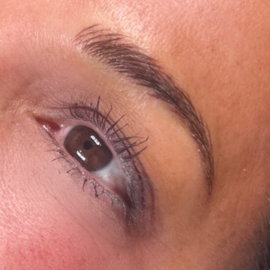 Natural brows!
To book your appt go to the book now button on my page!