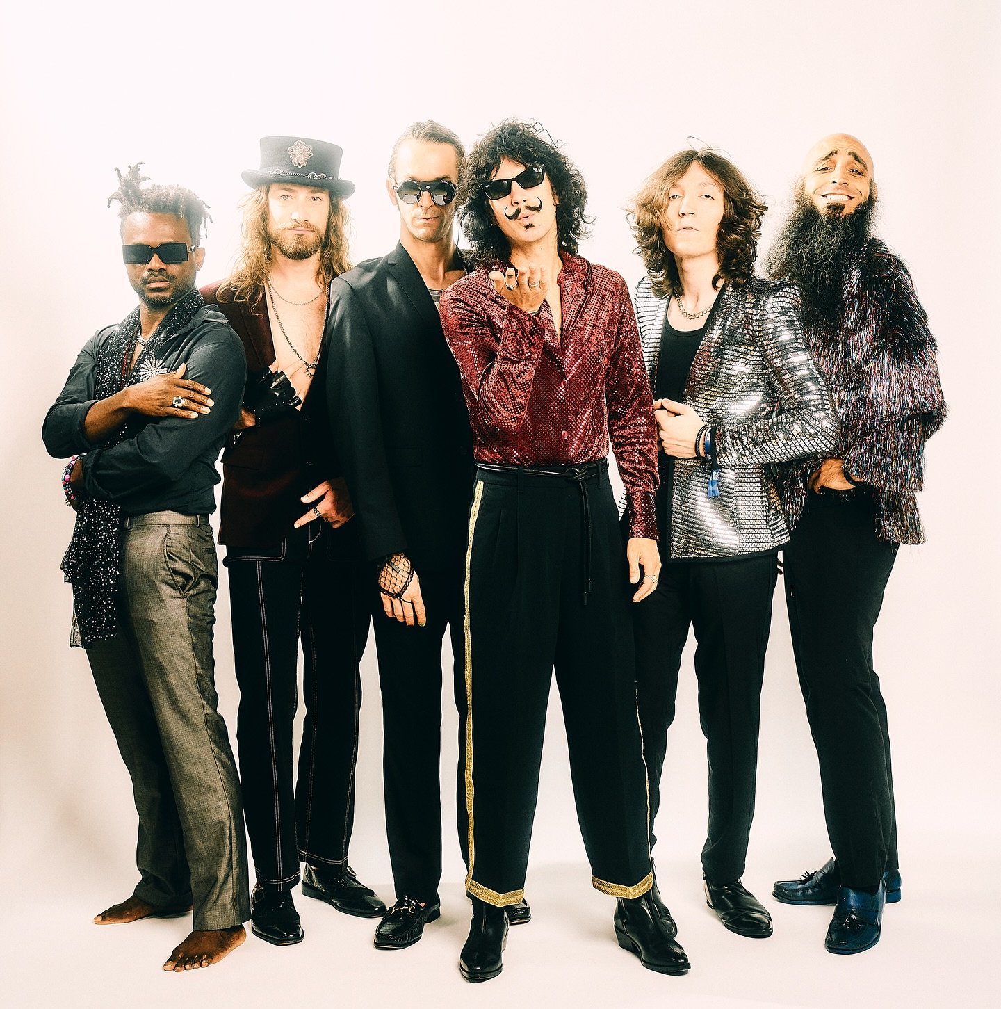 FOXY SHAZAM