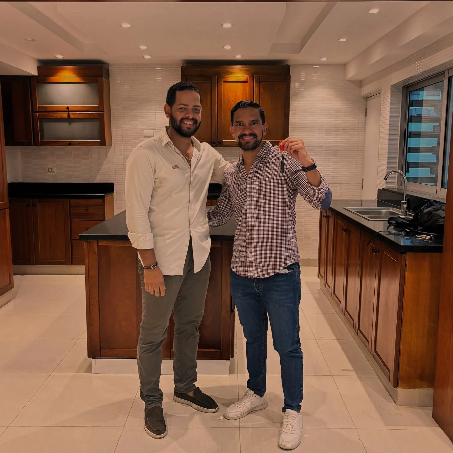 Gracias por la confianza y a @eliezer.hlrealtor por un trabajo profesional como pocos en el sector ⭐️ 5 Star Agents 🤩
⭐️⭐️⭐️⭐️⭐️ 
Thanks for the trust and to @eliezer.hlrealtor for a great and professional work like very few people in the sector ⭐