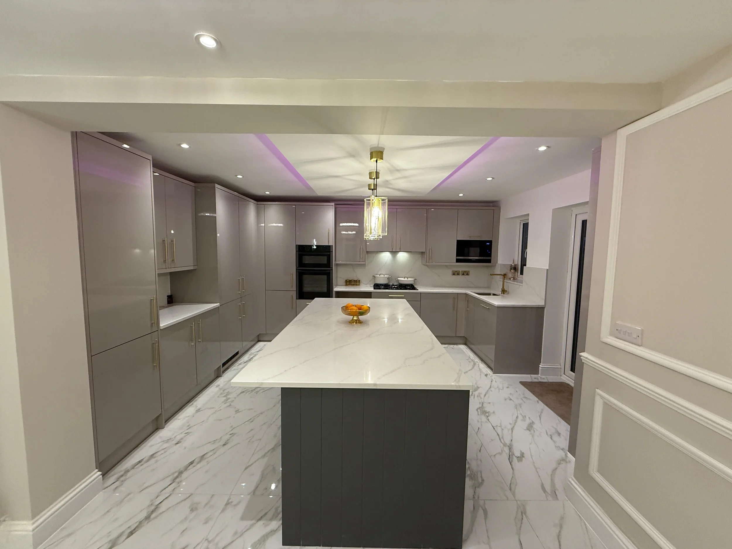 High Gloss Taupe