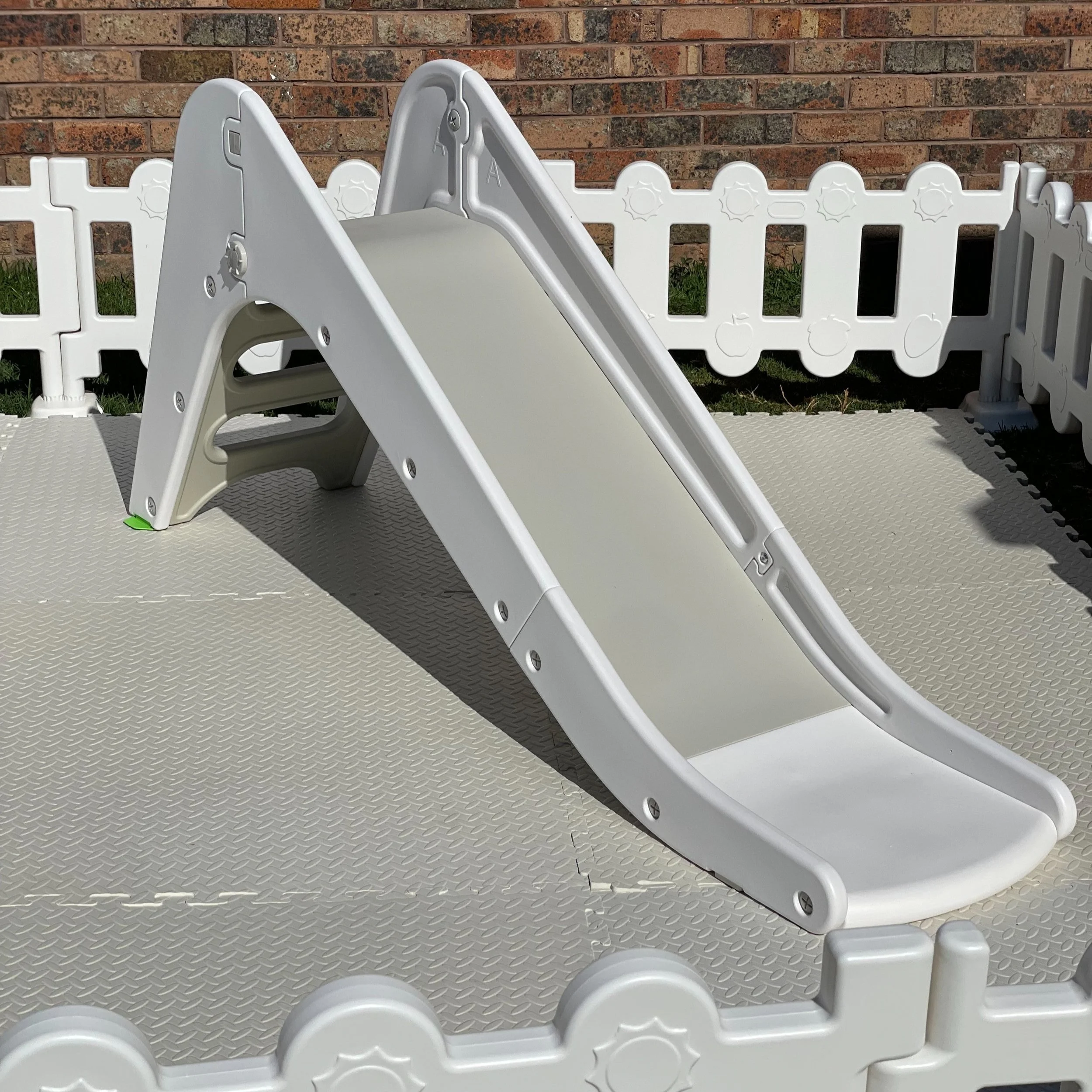 1.8m White Slide