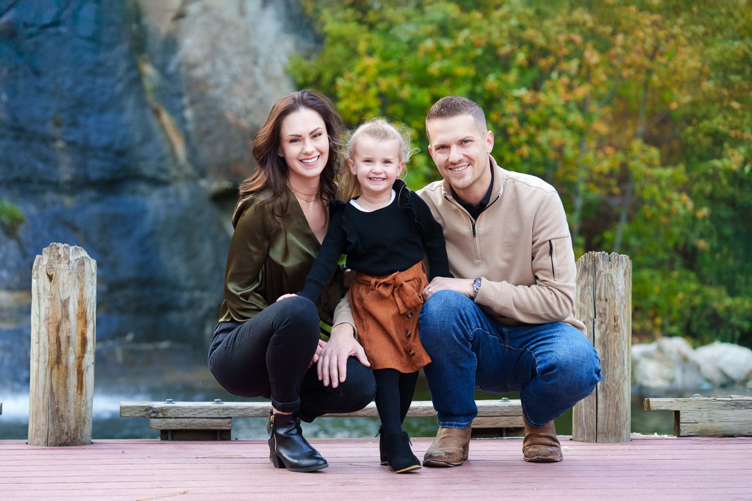 Clean natural family photo sessions which capture your family in a fun and relaxed way!