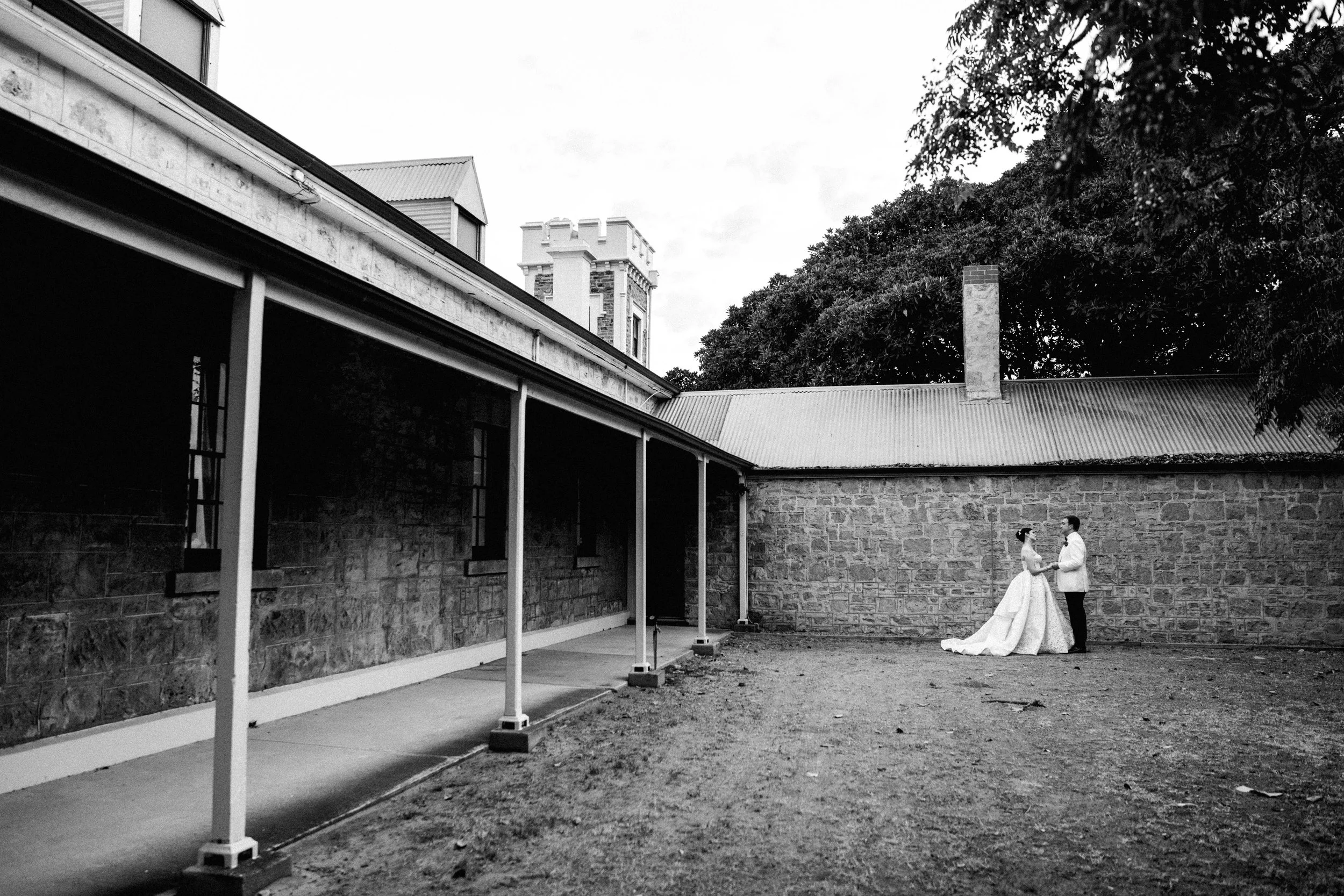 Couples portrait - Glanville Hall - Adelaide Wedding Photographer-1.jpg