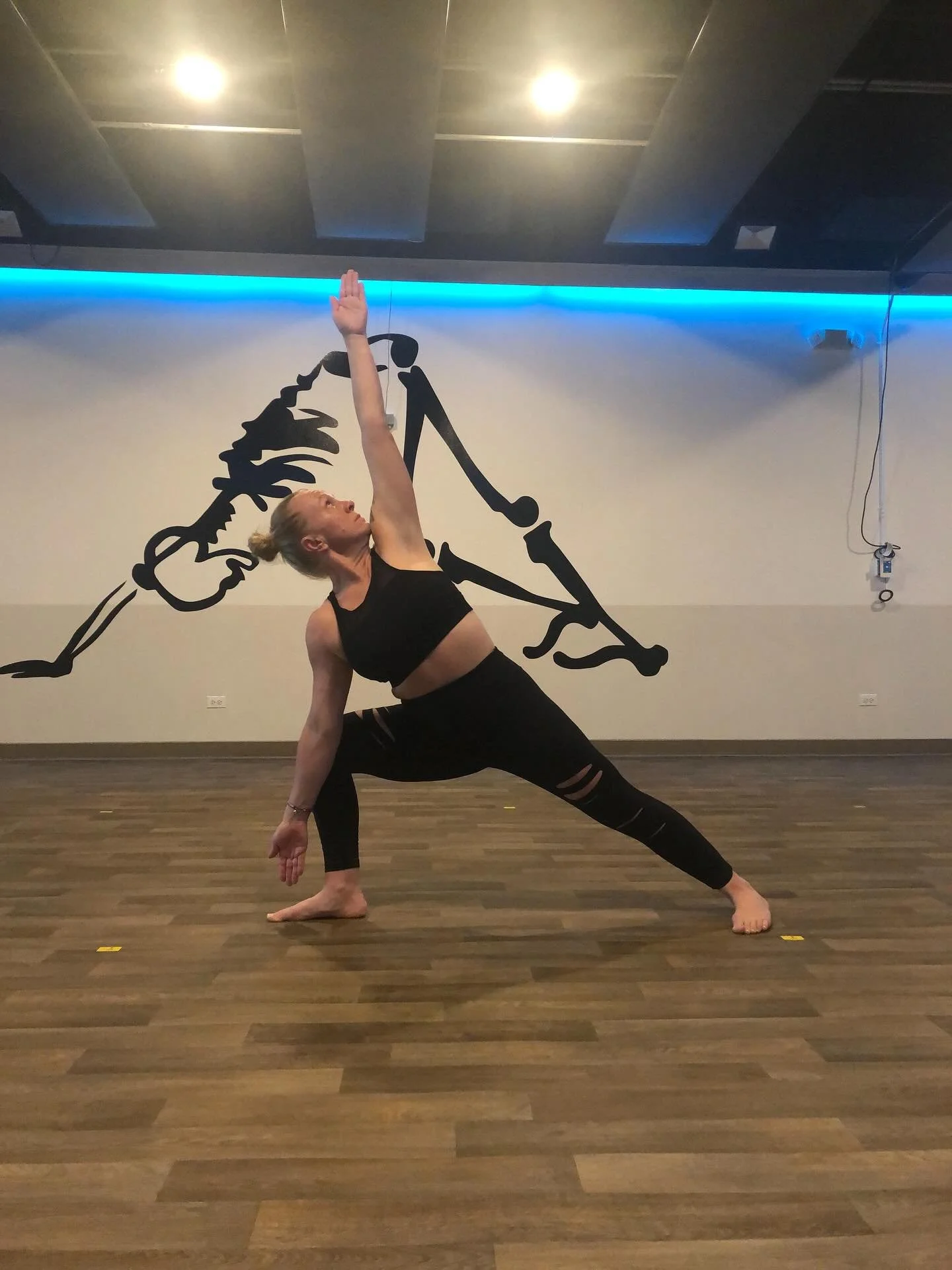 ✨Tonight at Bent Dog ✨
🕔 5pm Bent 60 with Agata
🕖 7pm Yin with Joe

There&rsquo;s space for you on the mat &mdash; come move, breathe, and recharge with us tonight. 🧘&zwj;♀️💛

#BentDogYoga #YogaTonight #HotYoga #YinYoga #CommunityOnTheMat