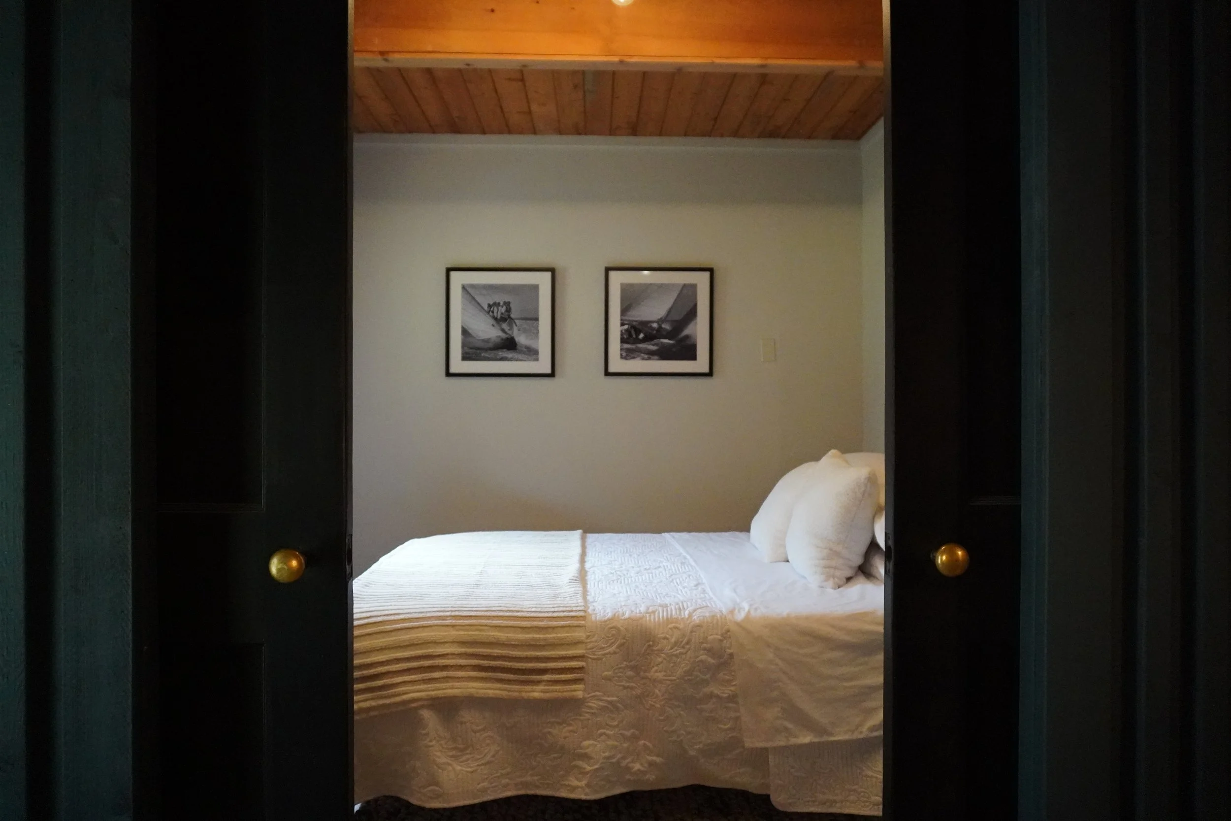 Porch bedroom (1).JPG