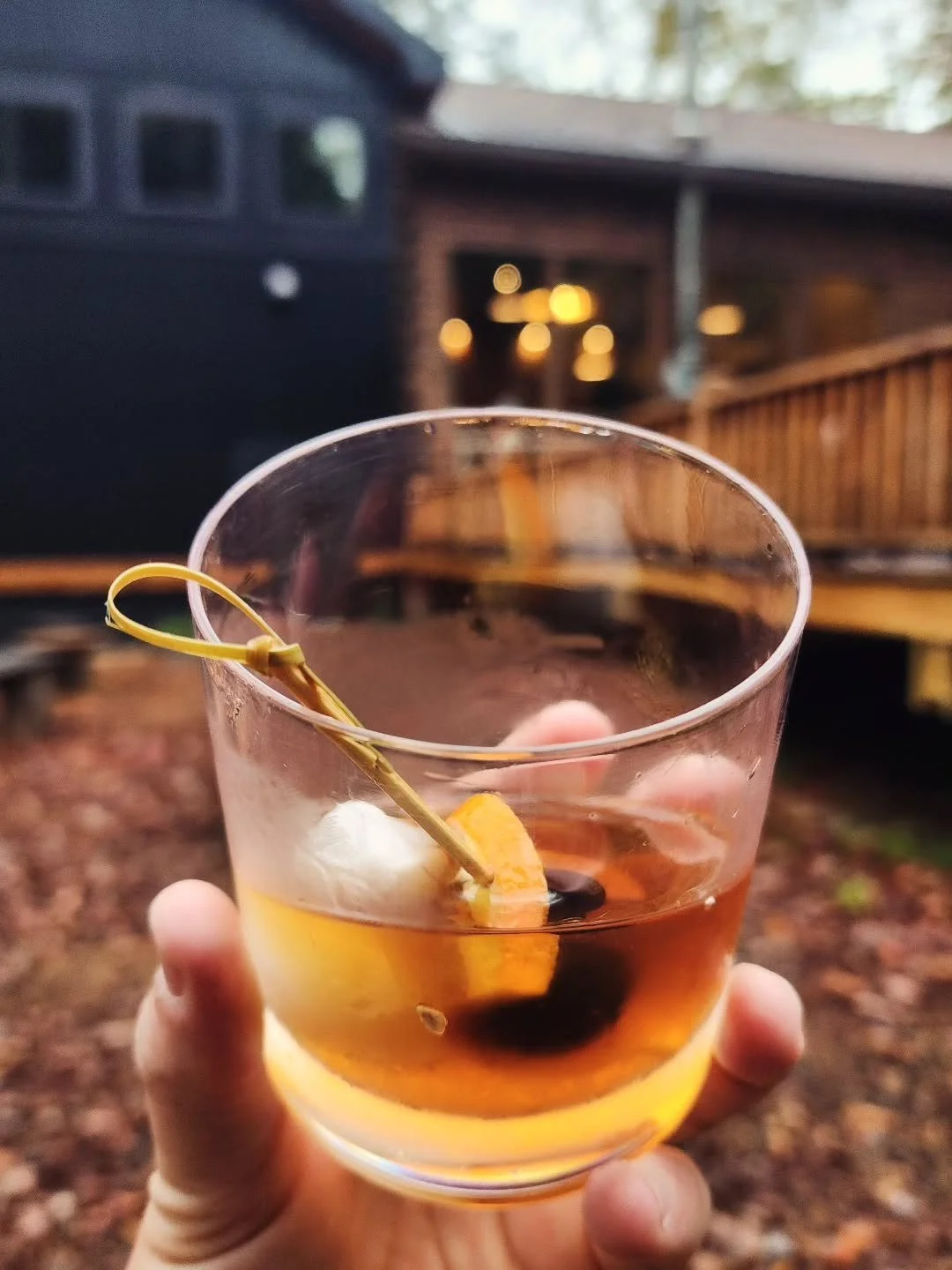 🍂 Autumn at Birdseye Hollow Farm &amp; Distillery is more than just maple and spirits&mdash;it&rsquo;s the sound of live music drifting through the trees. Imagine crisp fall air, golden leaves swirling down the wooded trails, and the cozy hum of gui