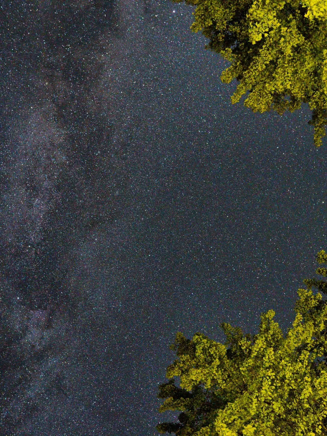Sometimes the greatest reset isn&rsquo;t found in a spa or a studio, but under the open sky. 🌌 At The Hideaway, the stars feel endless &mdash; a natural reminder to slow down, breathe deep, and reconnect.

Soak in the tubs, step into the sauna, or s