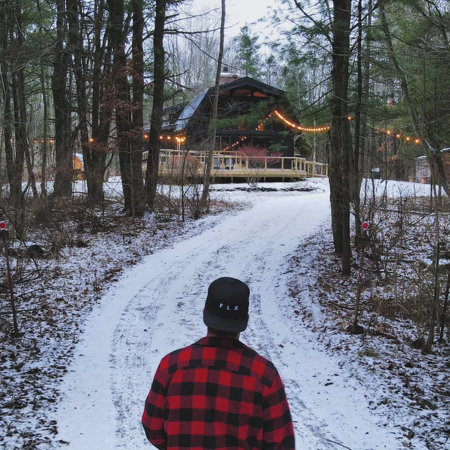 Winter at The Hideaway feels like stepping into your own quiet corner of the Finger Lakes&mdash;snow-dusted pines, crisp air that wakes up the soul, and that peaceful stillness you can only find in the woods. ❄️✨ Slow mornings, steaming mugs, and coz