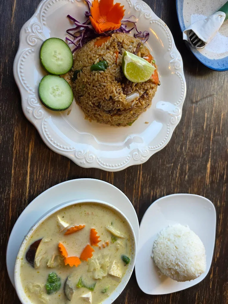 Green Elephant Thai Vegan Restaurant - food.webp