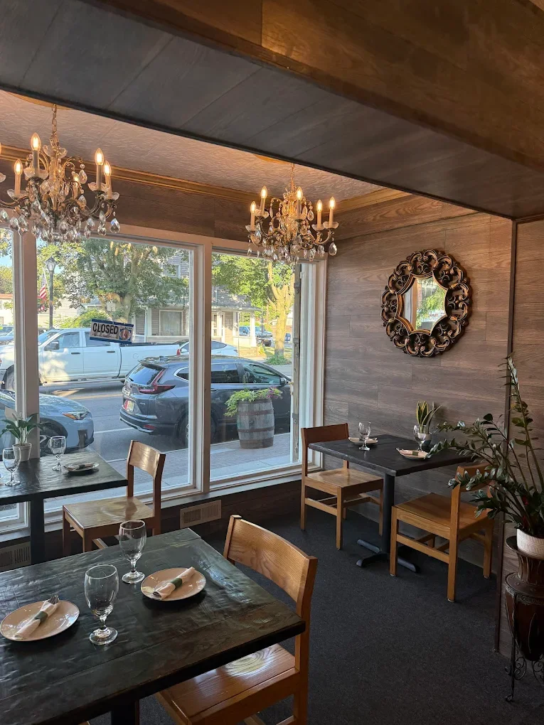 Green Elephant Thai Vegan Restaurant - Interior.webp