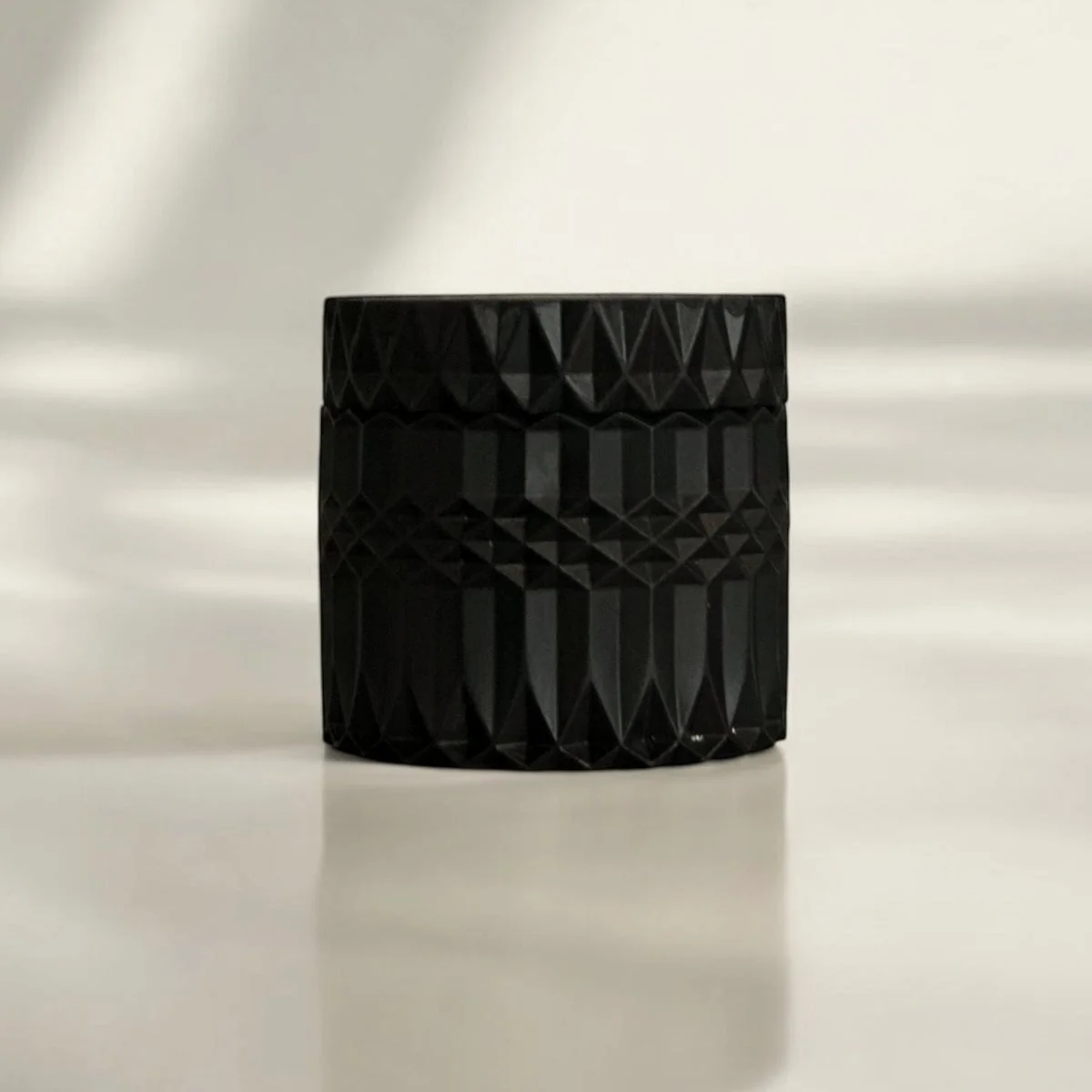Dean + Oak Forma Candle in Noir