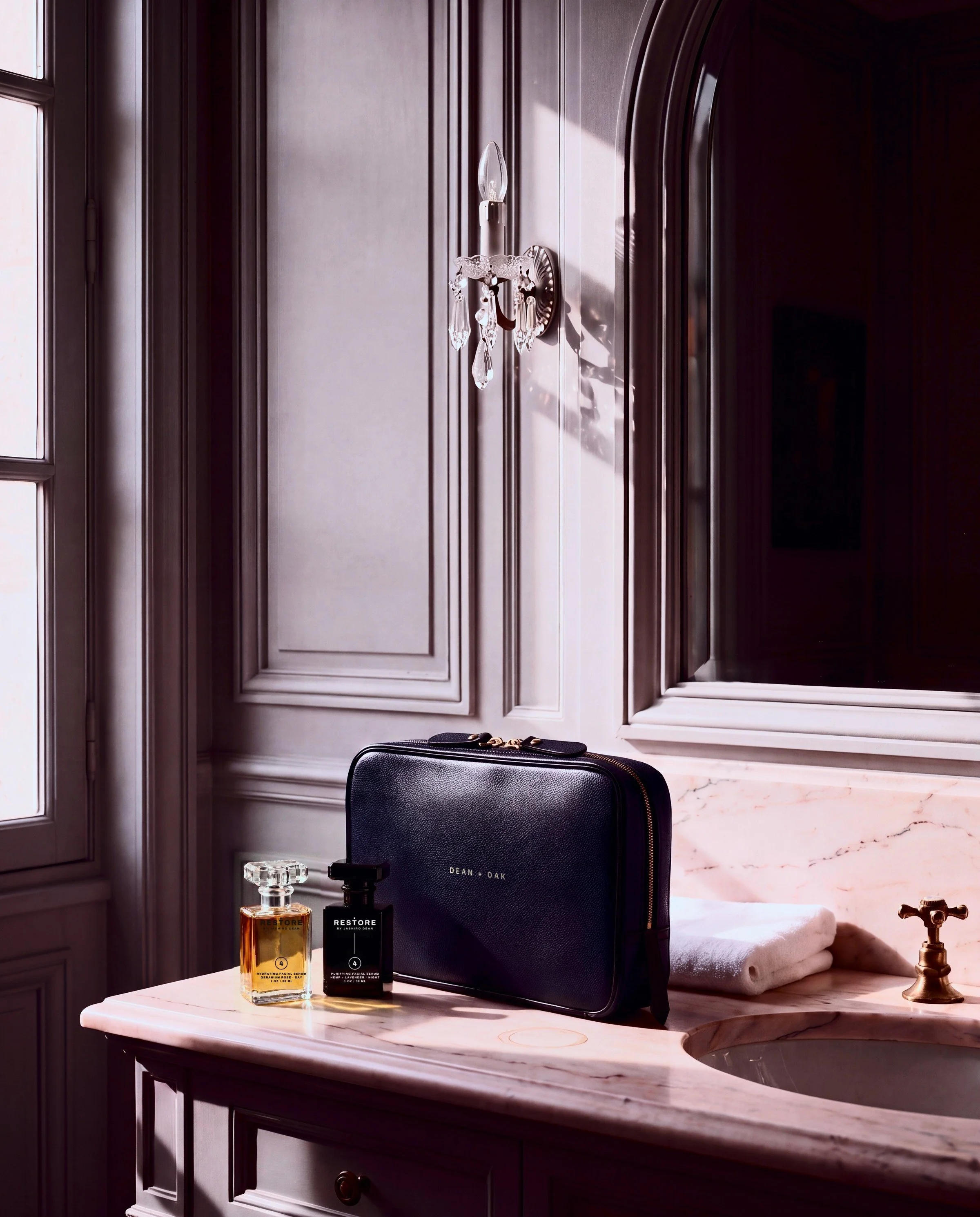 The Dean + Oak Travel Case in Navy Nappa leather