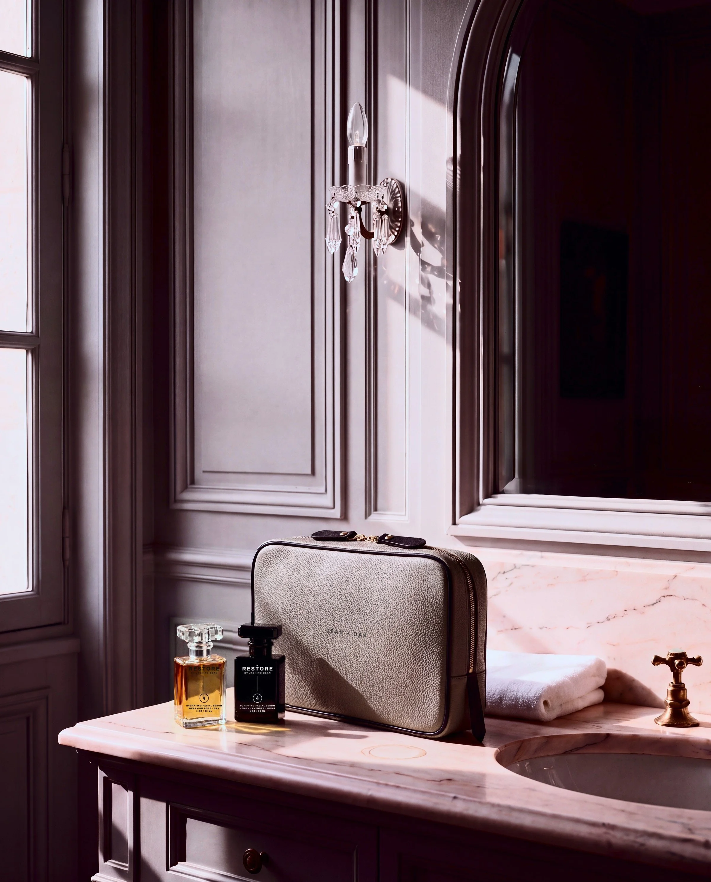 The Dean + Oak Travel Case in Oat Gray Nappa leather