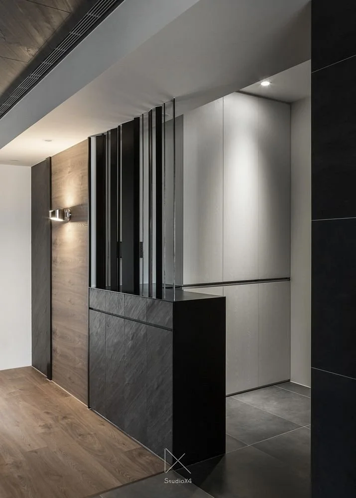 Photo inspiration: Curated Hidden Texture Apartment Gallery View 24