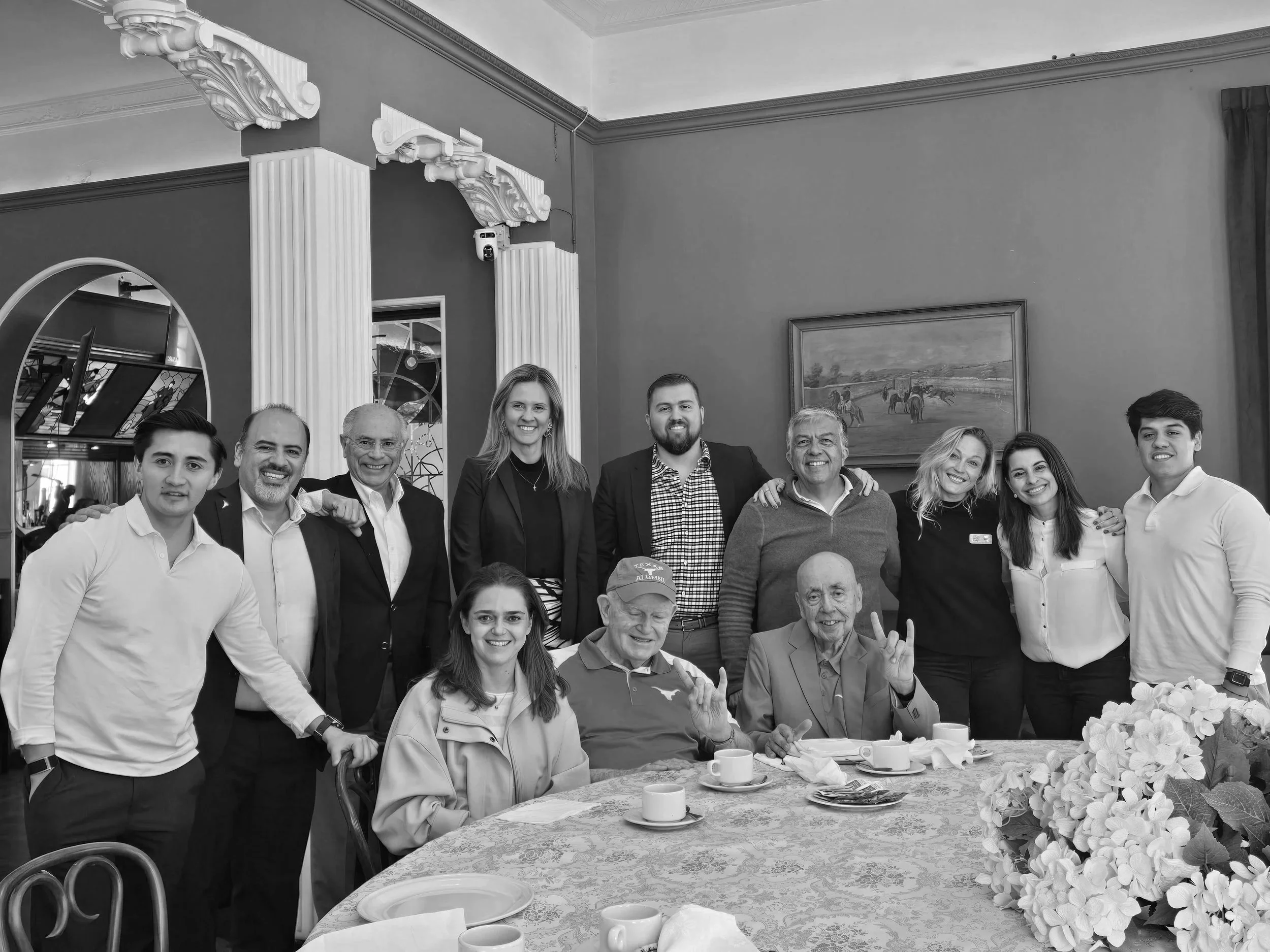 FUNDADORA DE FIGHT CLUB CDMX [YANA IMMIS] PRESENTA EN EL DESAYUNO DE ALUMNI DE UNIVERSITY OF TEXAS