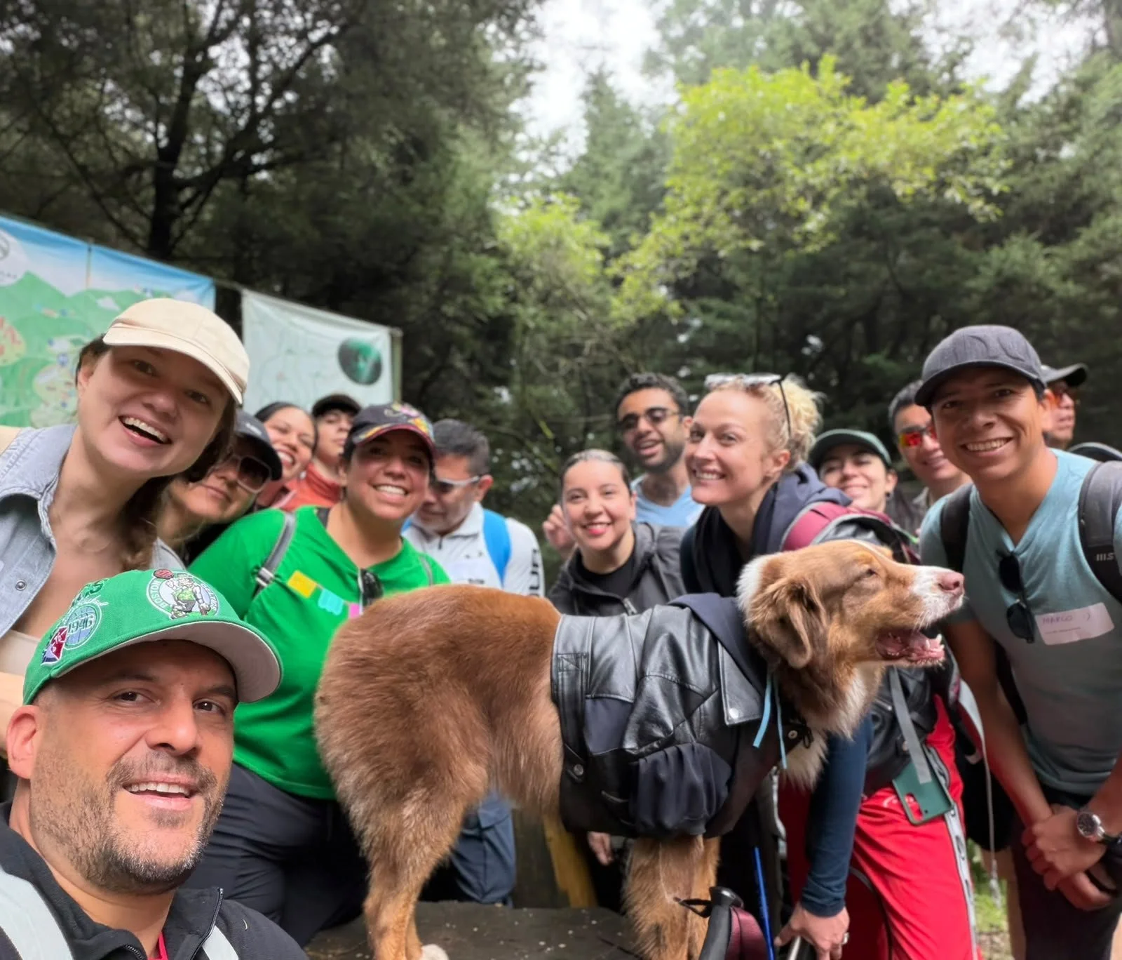 mexico-city-networking-hike-group-nature.jpg