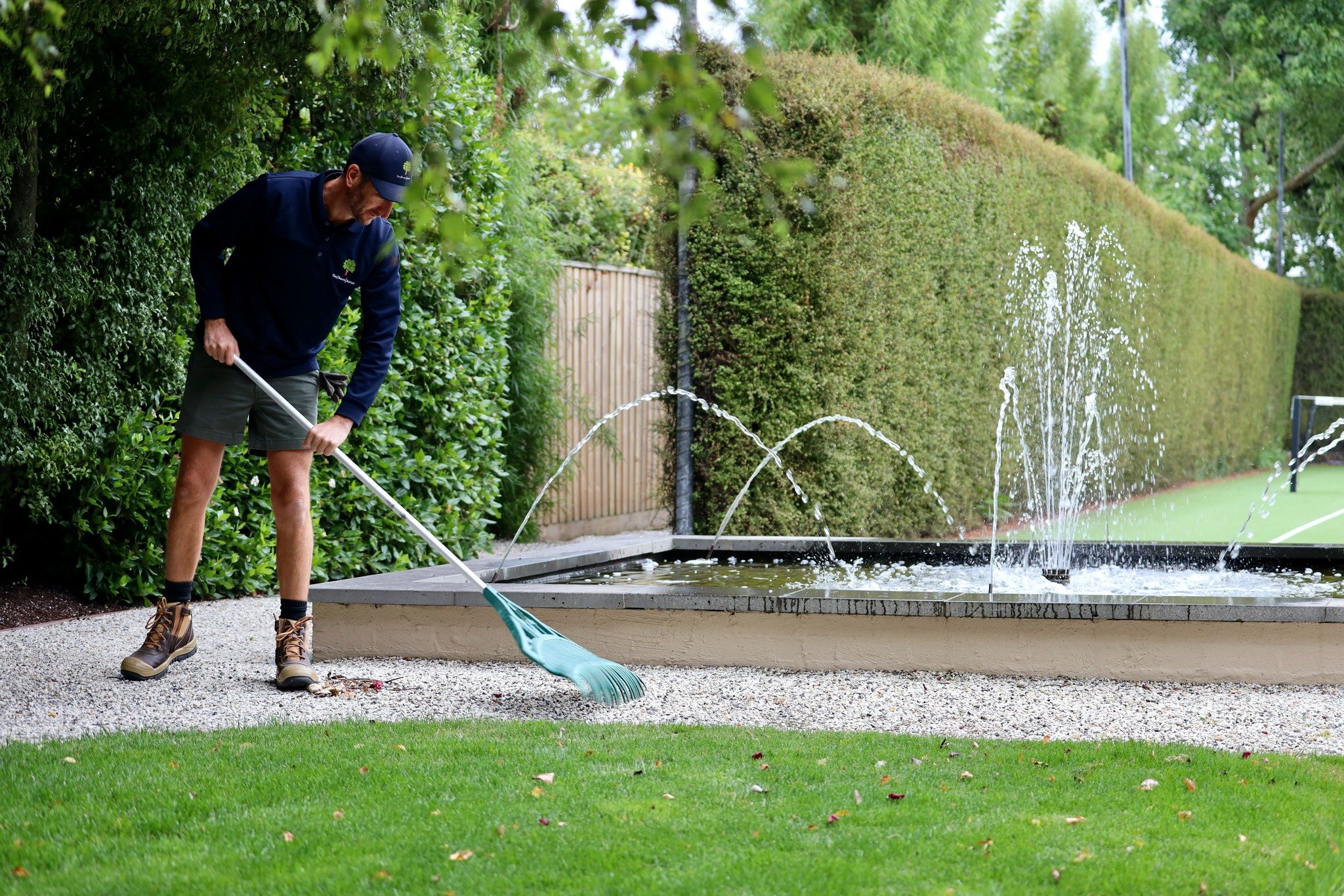 It's usually the little jobs that make the biggest difference.

Clearing leaves.
Keeping paths tidy.
Staying on top of the details.

The kind of work that keeps a garden looking good all year round.

#TheScapeArtist #GardenMaintenance #BallaratLandsc